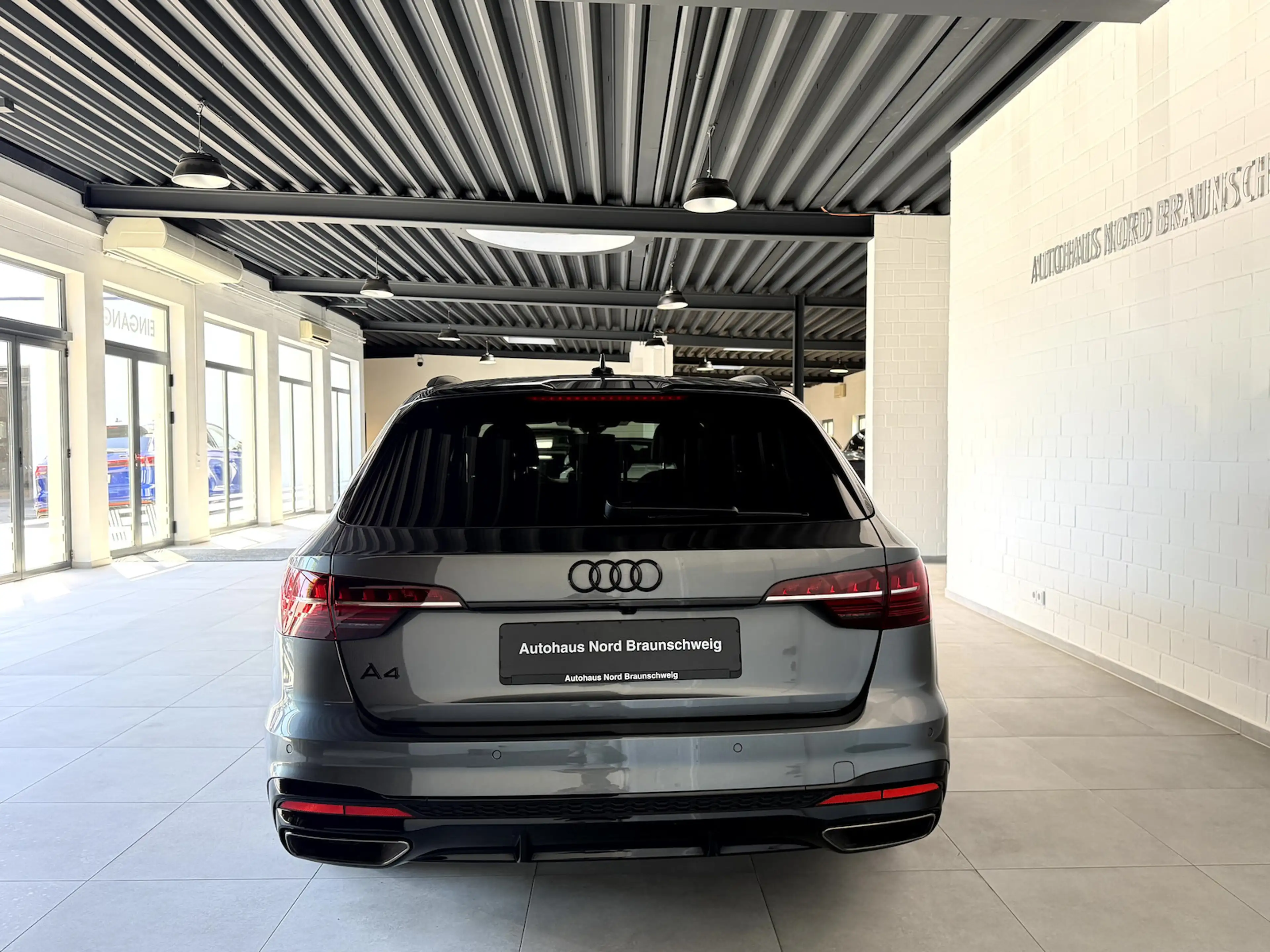 Audi A4 40 TFSI S Line Competition Edition*Matrix*AHK* — photo 6