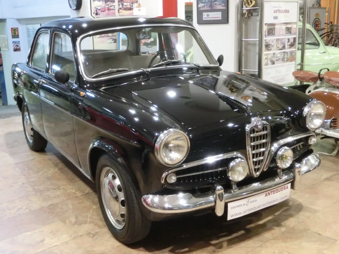 Alfa Romeo Giulietta Berlina Manual de 4 Puertas Negro - 1