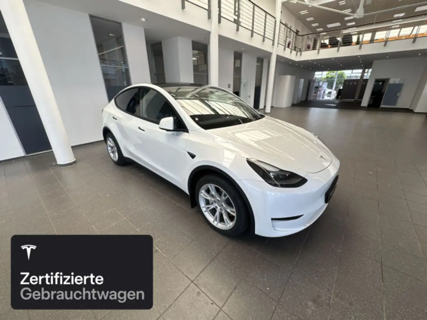 Tesla Model Y Long Range AWD Weiß - 2