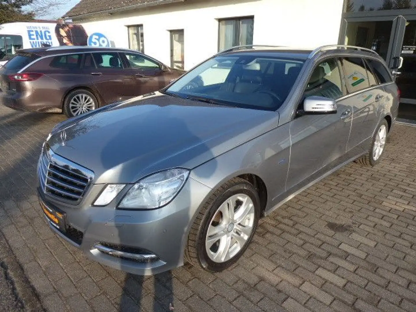 Mercedes-Benz E 200 T-Modell CGI BlueEfficiency Silber - 2
