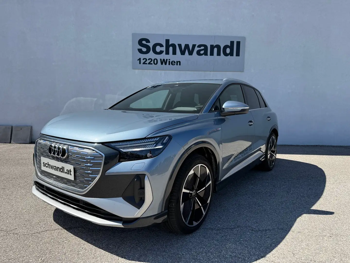 Audi Q4 e-tron Audi Q4 45 e-tron quattro Blau - 1