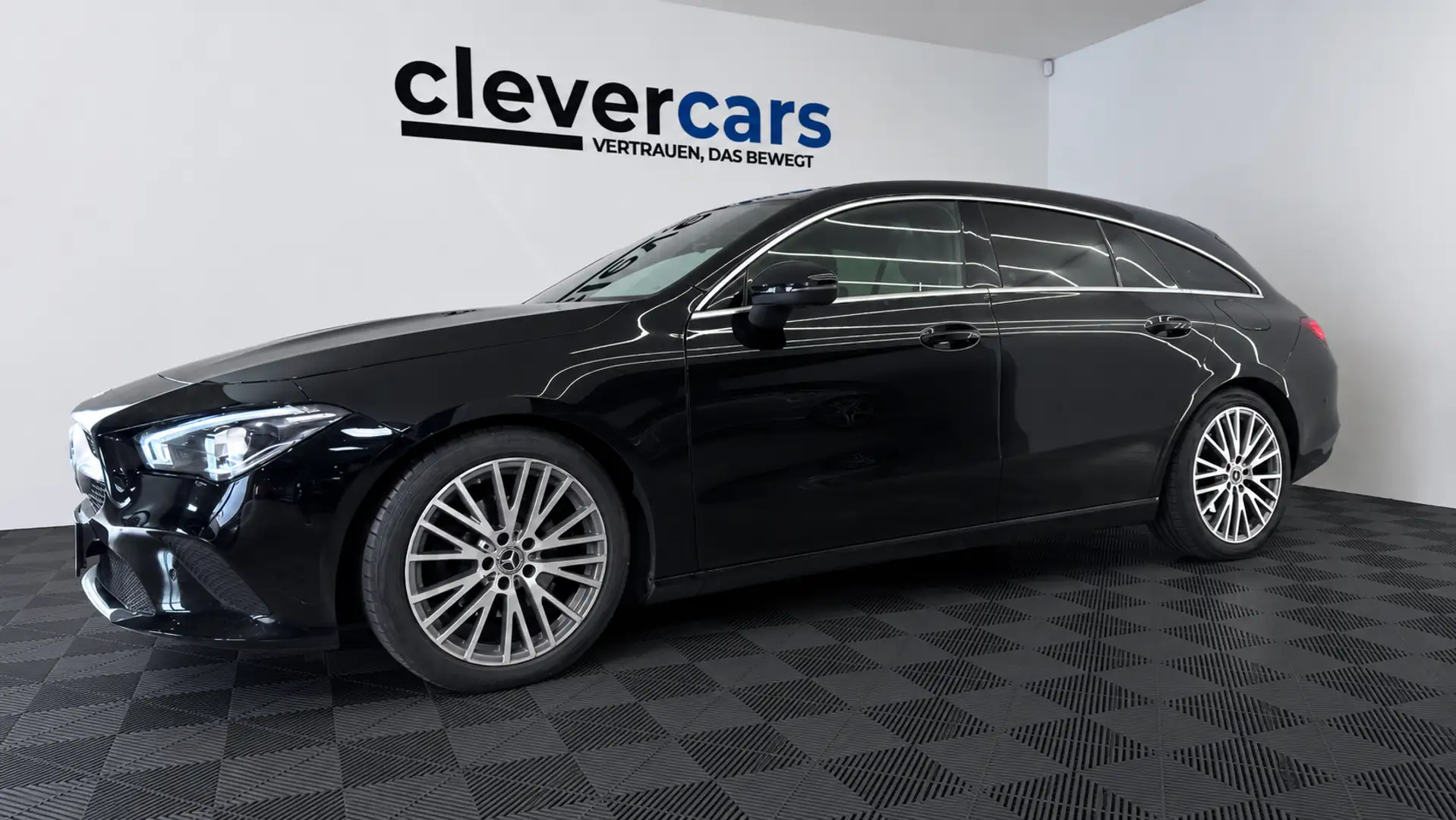 Mercedes-Benz CLA 180 d Shooting Brake Schwarz - 2