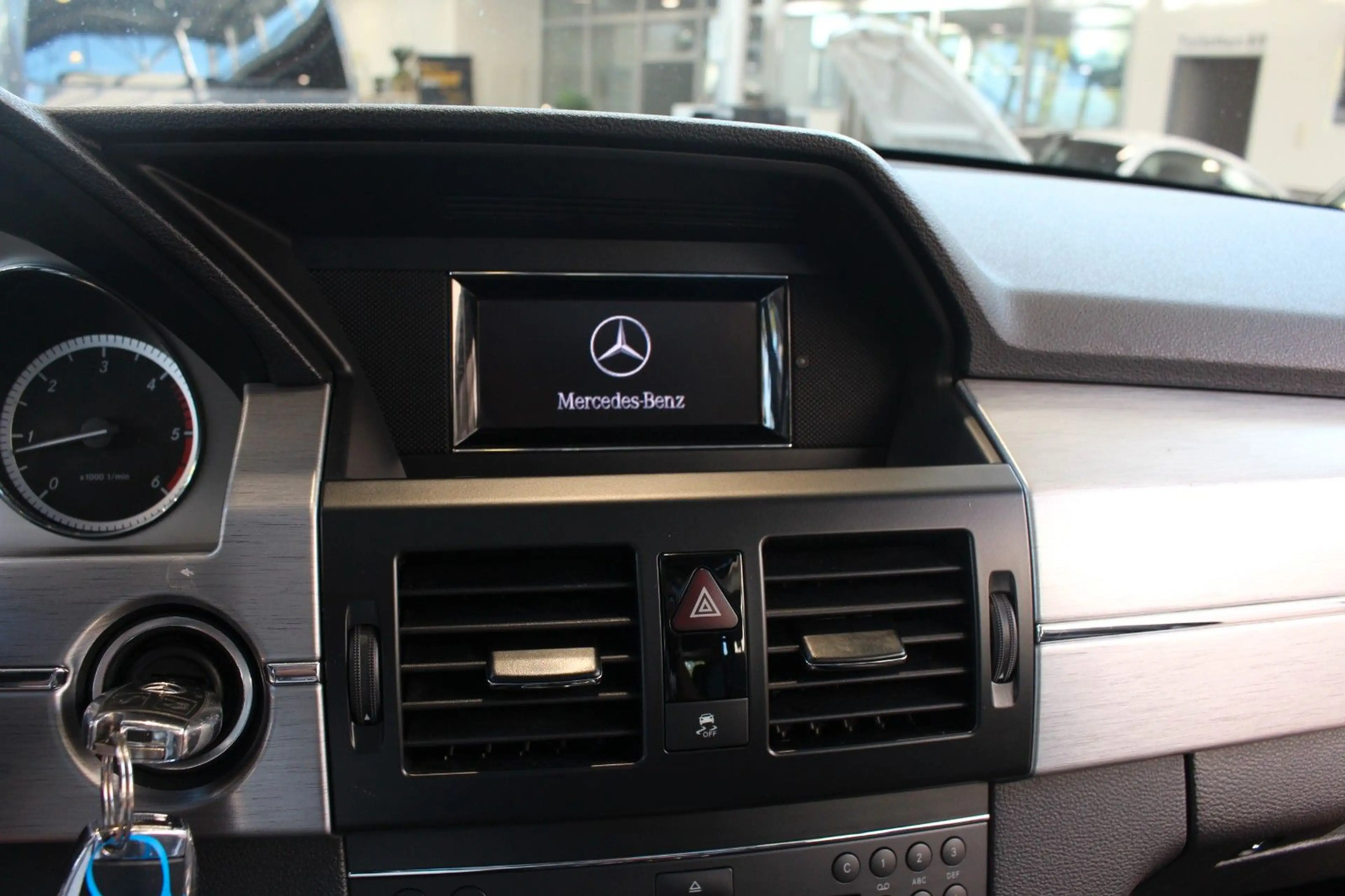Mercedes-Benz GLK 220 CDI BlueEfficiency 4Matic+AHK+Pano+SHZ+ — photo 14