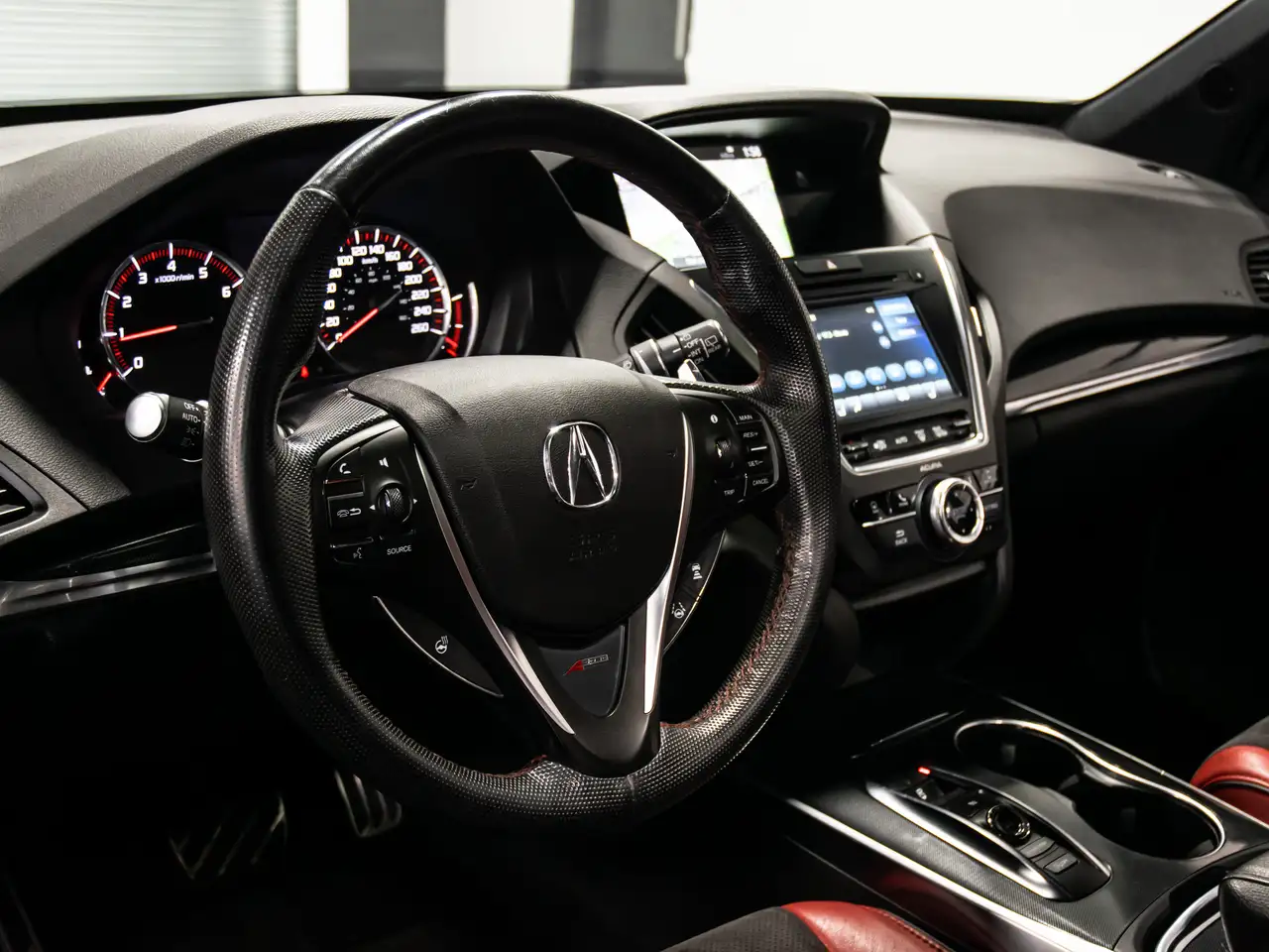 Acura MDX снимка Acura MDX