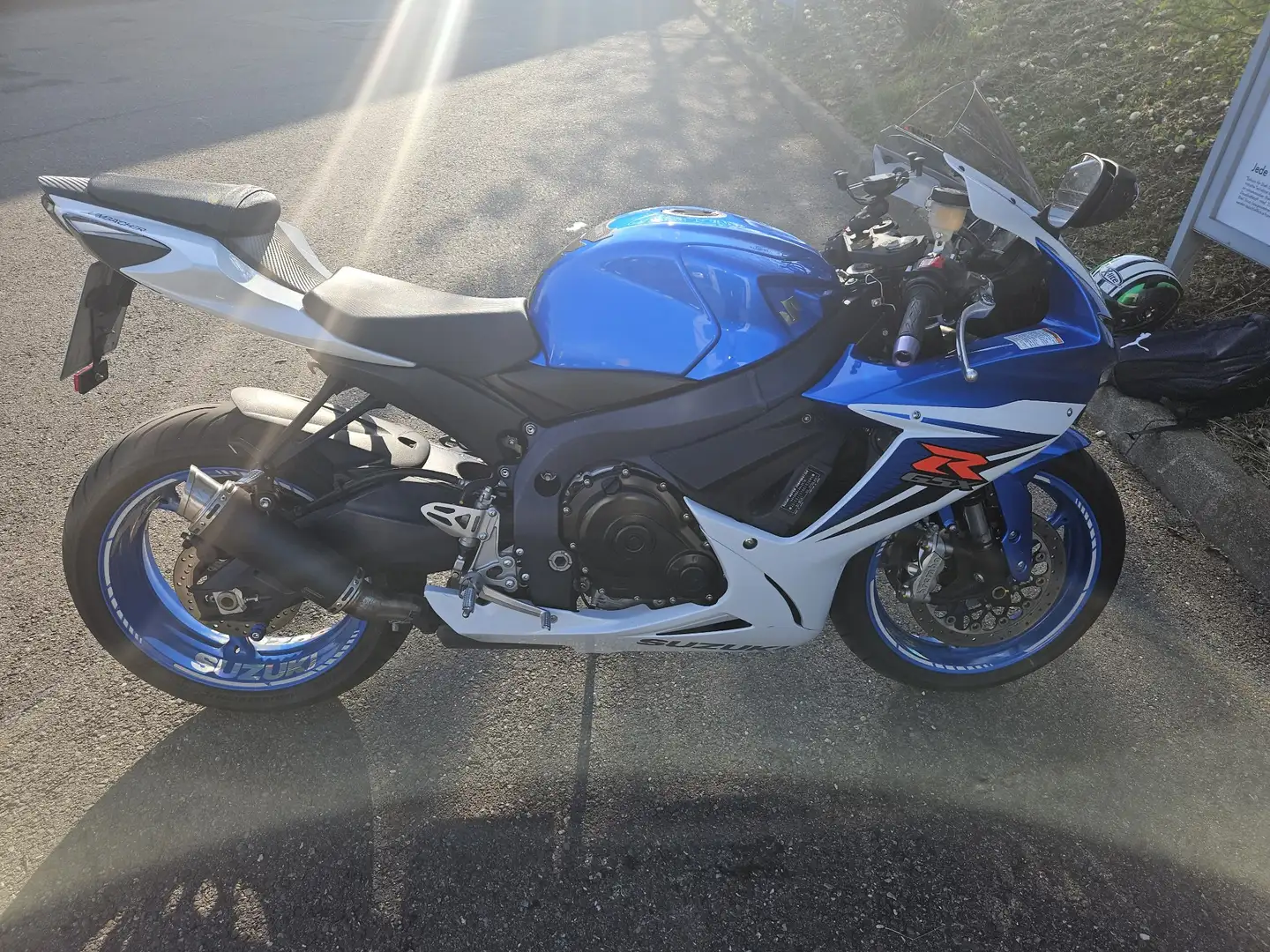 Suzuki GSX-R 600 Sport Blau - 2