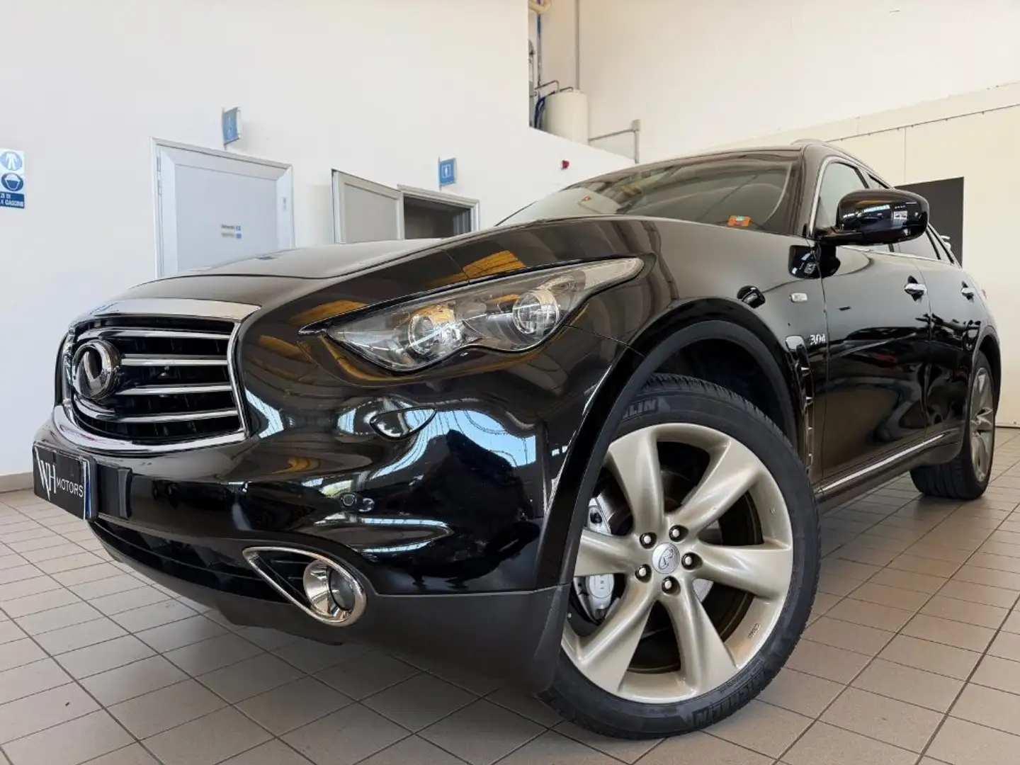 Infiniti QX70 3.0 diesel V6 AT GT Premium //TETTO//360/PELLE//21 Schwarz - 1