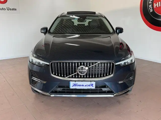 Volvo XC60 view 2