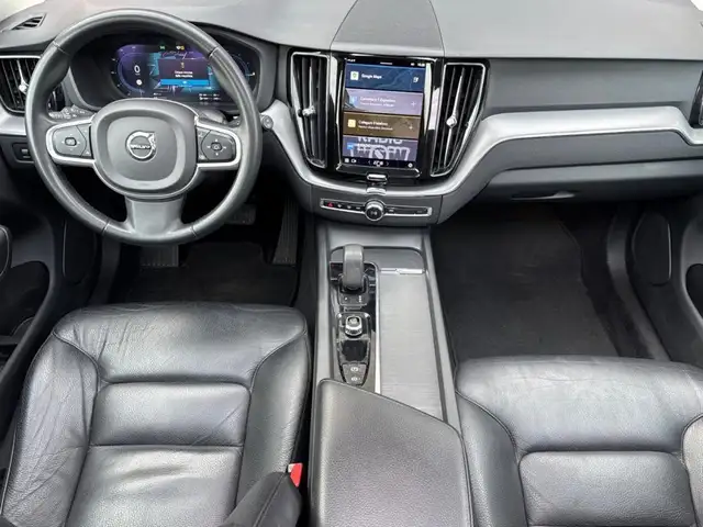 Volvo XC60 view 5