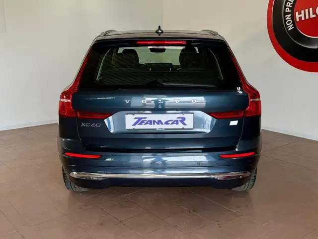 Volvo XC60 view 4
