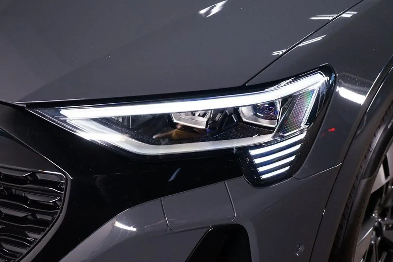 Audi Q8 e-tron 114 kWh 55 Quattro advanced*CCS*Wärme Gri - 2