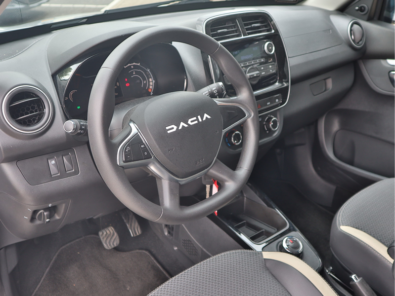 Dacia Spring Expression 27 kWh | LM velgen | Airco | Dakrails | — photo 2