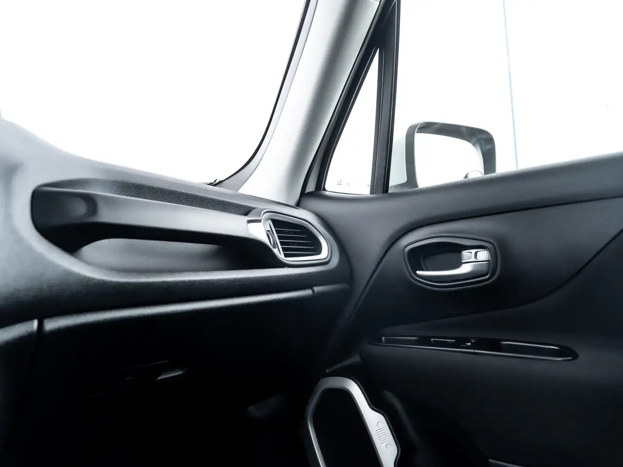 Jeep Renegade снимка Jeep Renegade