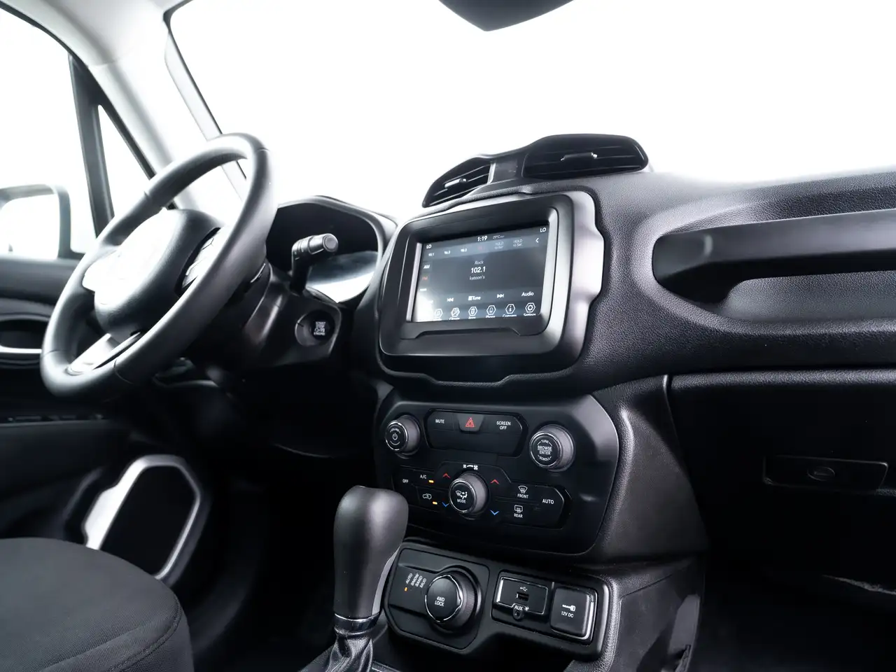 Jeep Renegade снимка Jeep Renegade