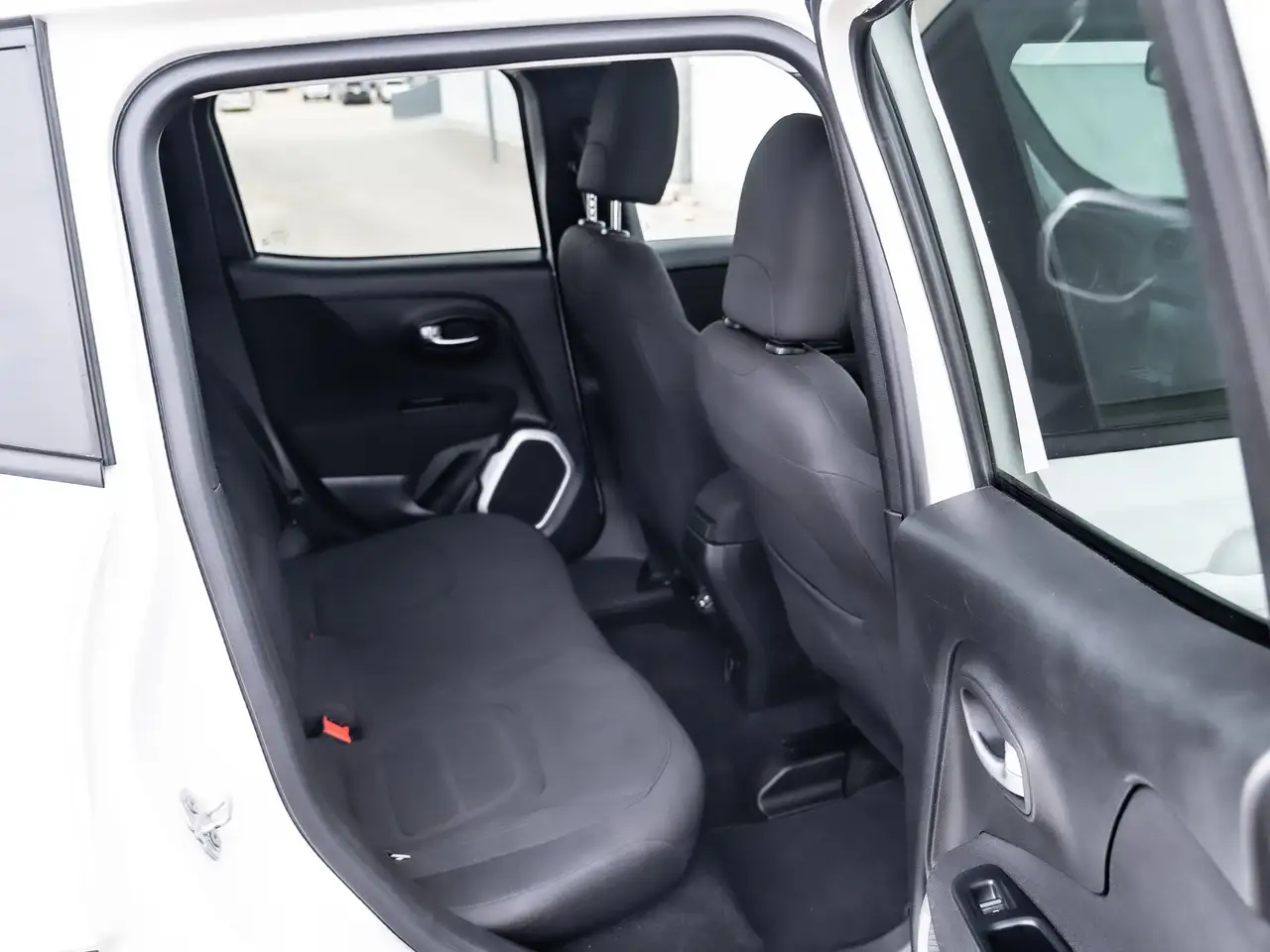 Jeep Renegade снимка Jeep Renegade