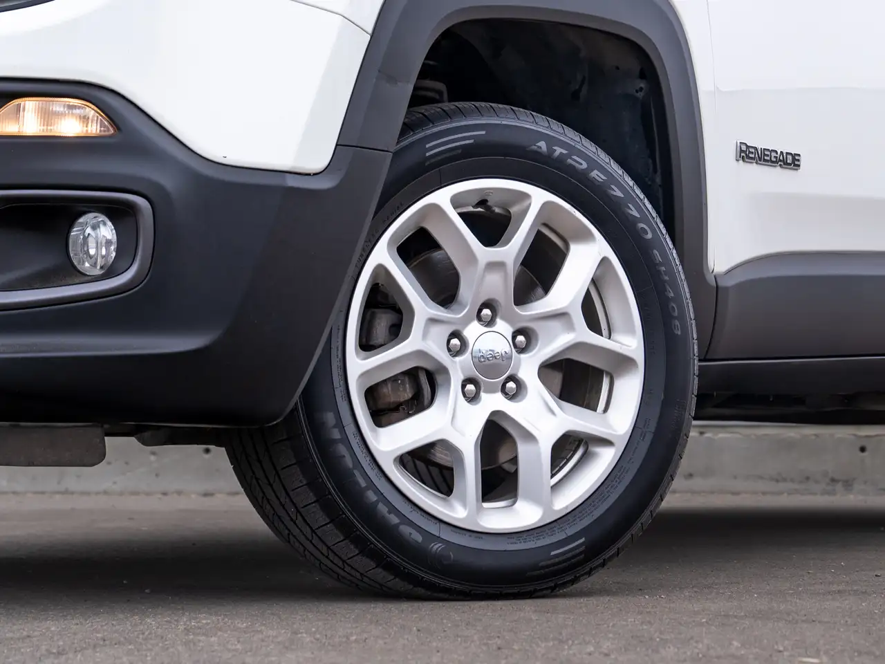 Jeep Renegade снимка Jeep Renegade