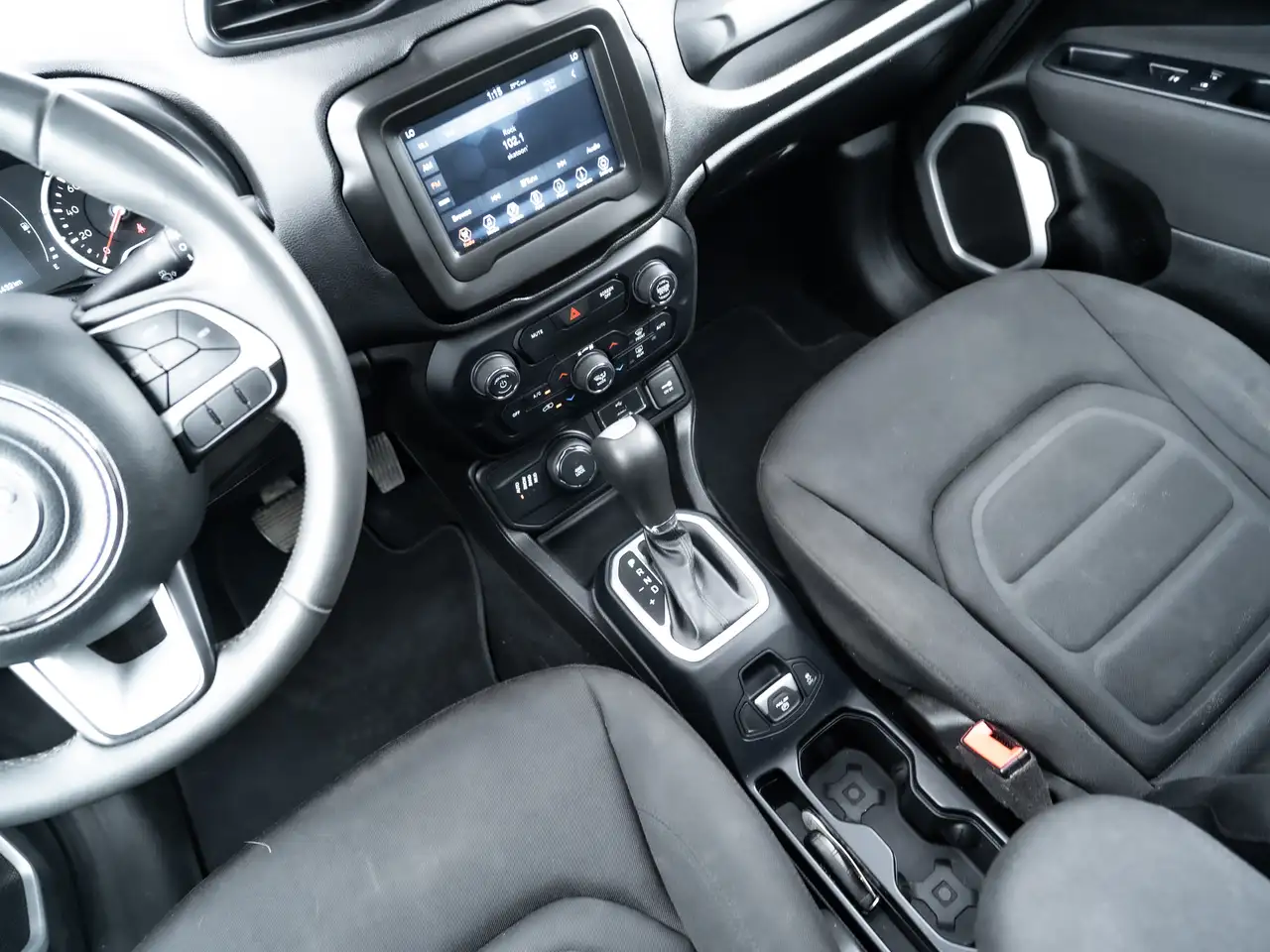 Jeep Renegade снимка Jeep Renegade