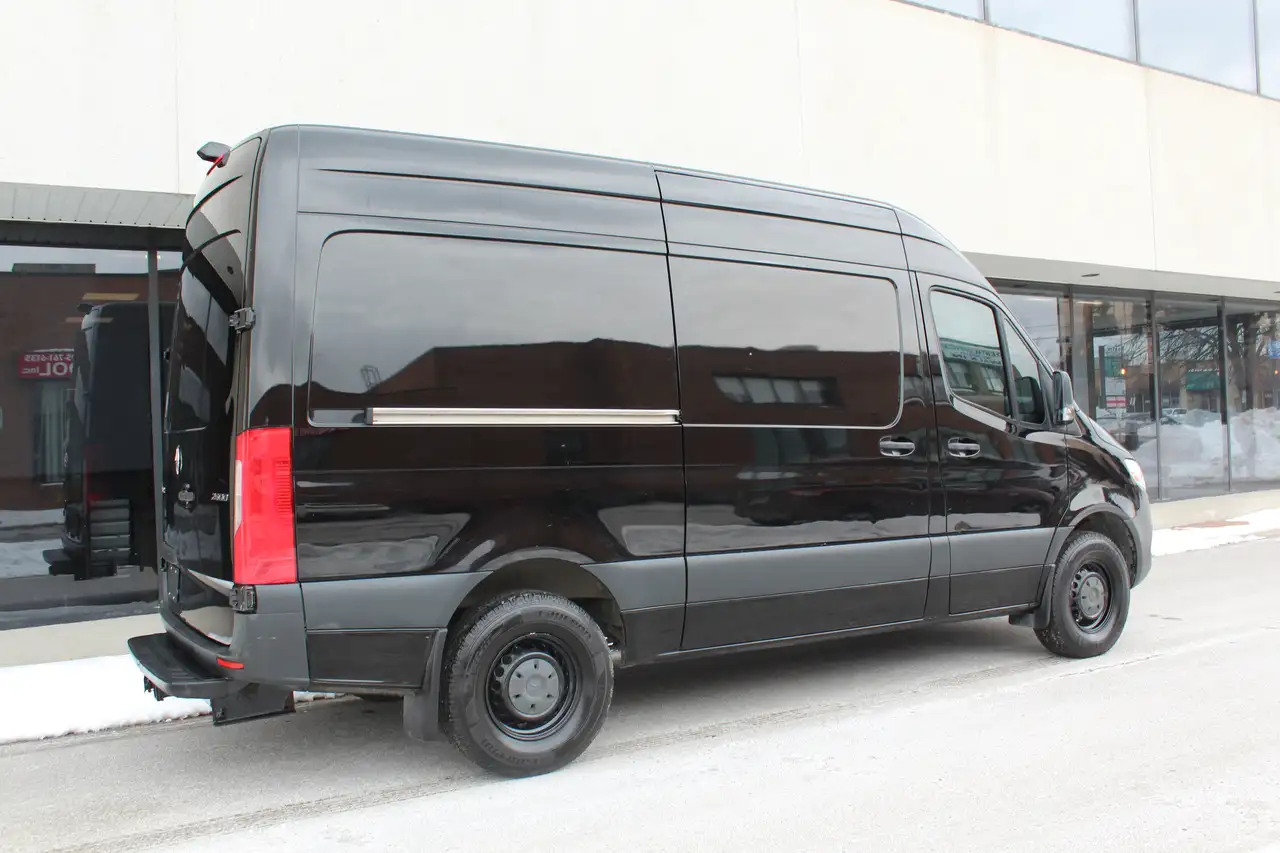 Mercedes-Benz Sprinter снимка Mercedes-Benz Sprinter