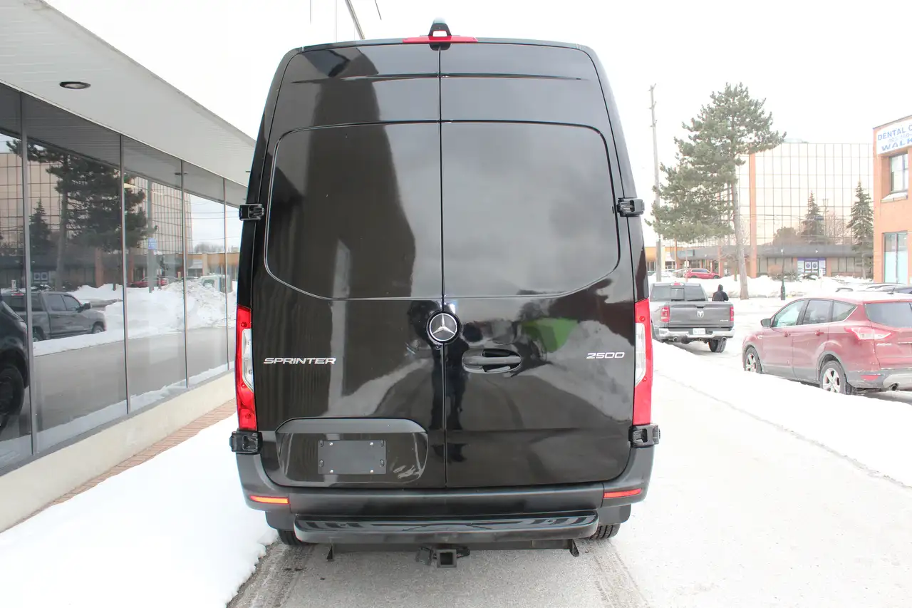 Mercedes-Benz Sprinter снимка Mercedes-Benz Sprinter
