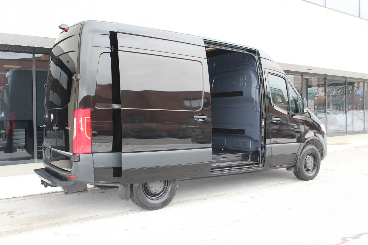 Mercedes-Benz Sprinter снимка Mercedes-Benz Sprinter
