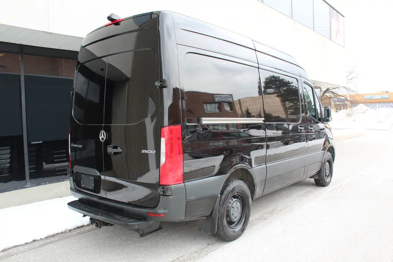 Mercedes-Benz Sprinter снимка Mercedes-Benz Sprinter