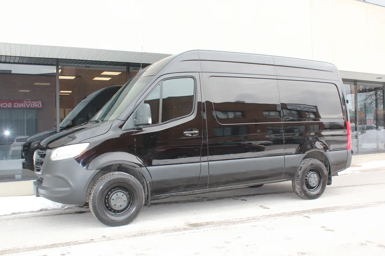 Mercedes-Benz Sprinter снимка Mercedes-Benz Sprinter