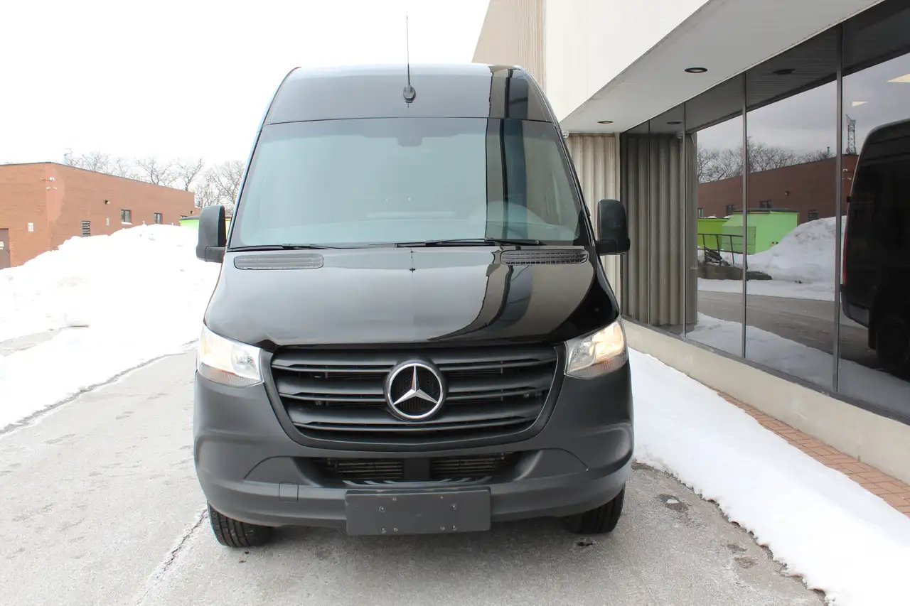 Mercedes-Benz Sprinter снимка Mercedes-Benz Sprinter