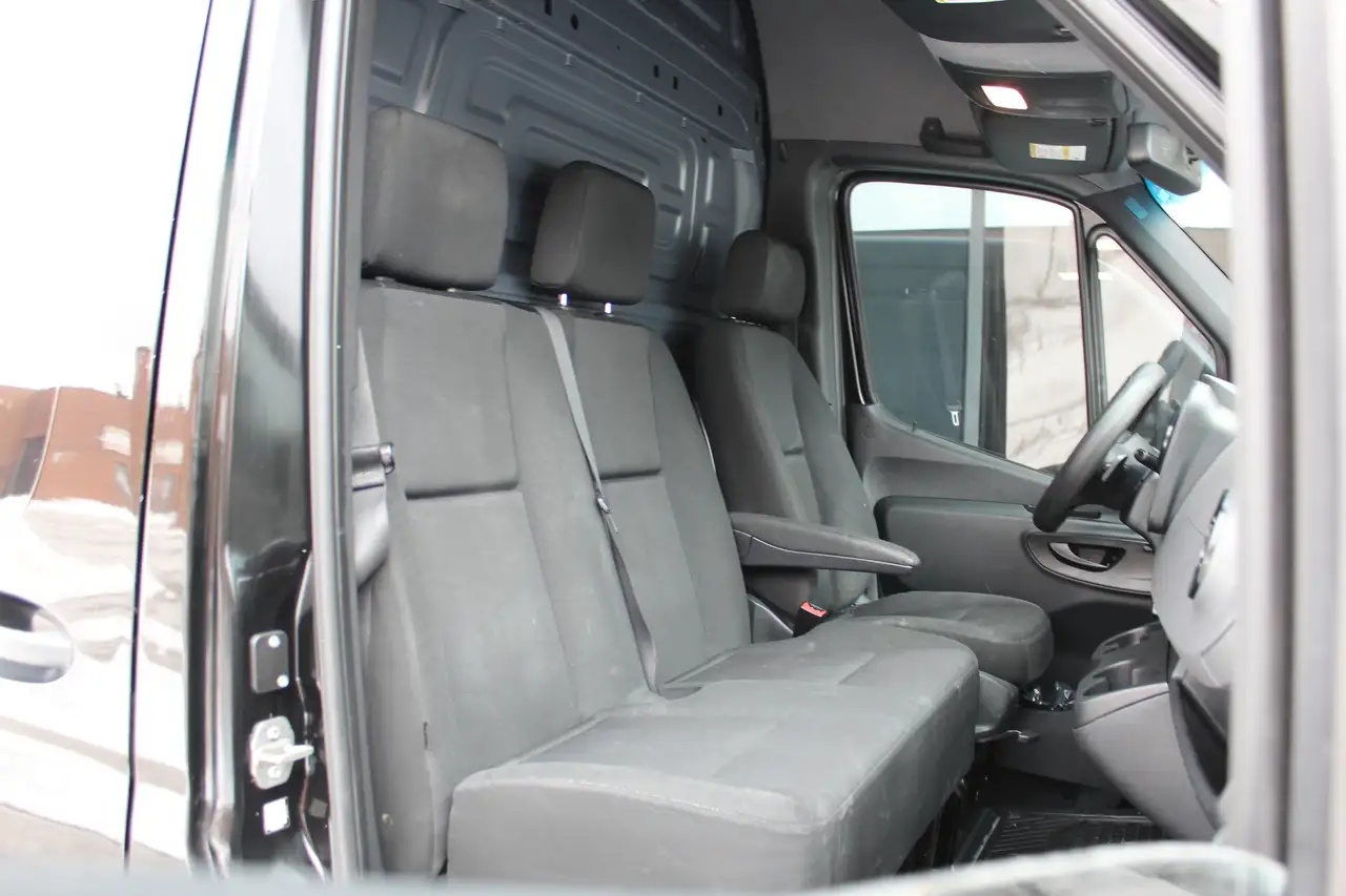 Mercedes-Benz Sprinter снимка Mercedes-Benz Sprinter