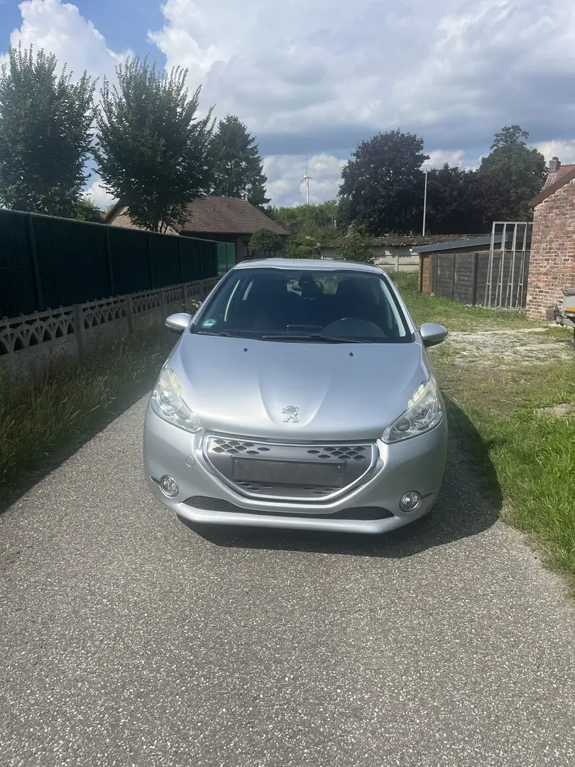 Peugeot 208 e-HDi 68 EGS5 Stop&Start Active - 1