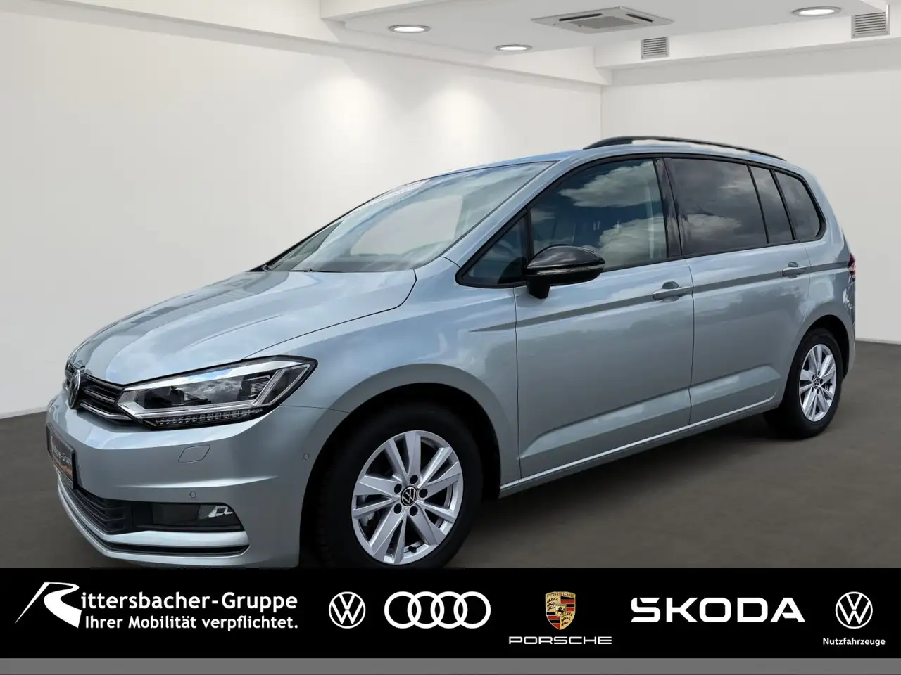 Volkswagen Touran Highline 1.5 l TSI DSG AHK*18''*TOP Paket