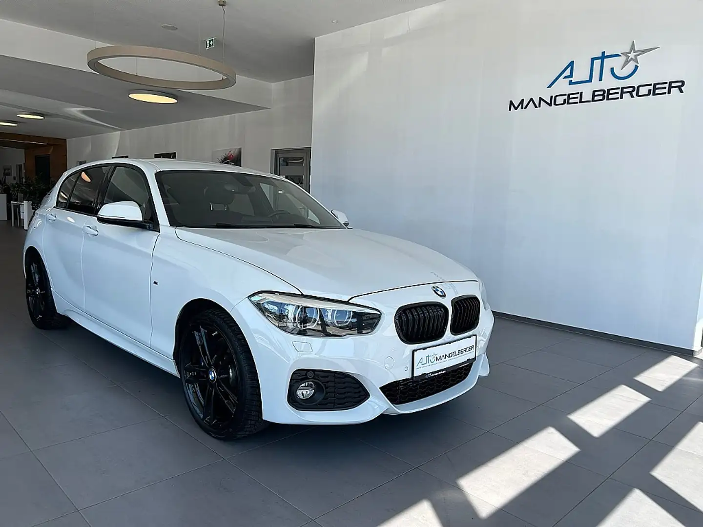 BMW 120 d xDrive Aut.  M Sport Biały - 1