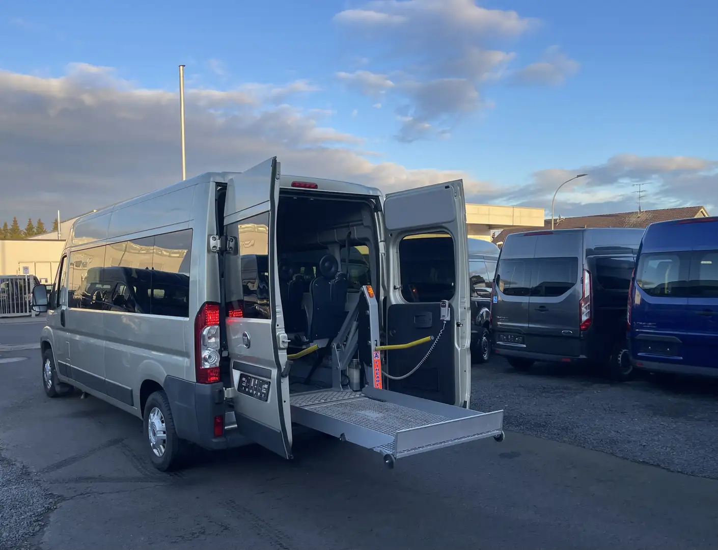 Fiat Ducato L3 H2 Panorama 35 L Behindertengerecht el. Lift Beige - 1
