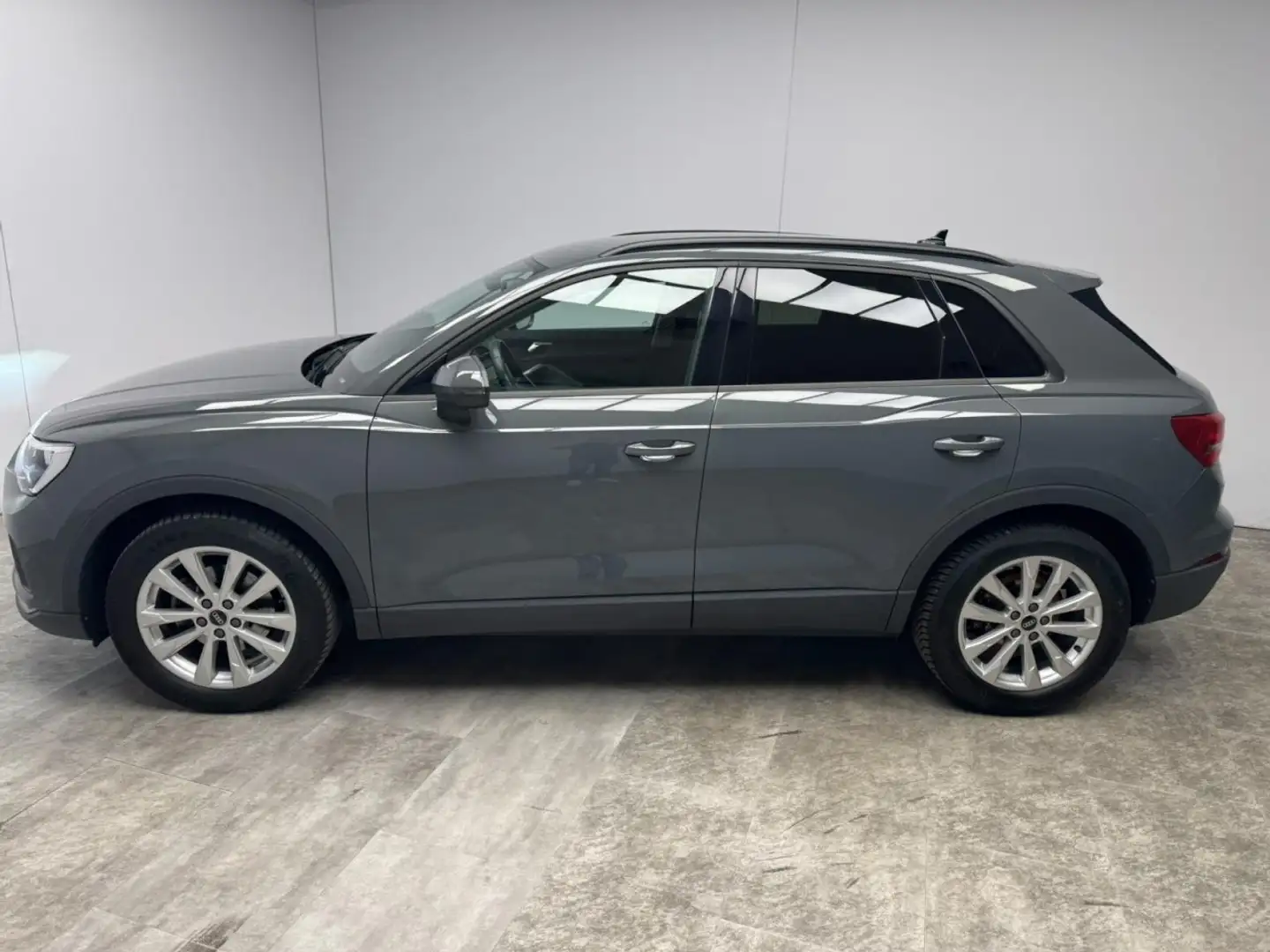 Audi Q3 35 TDI basis Klima Navi Rückfahrkamera Gris - 2