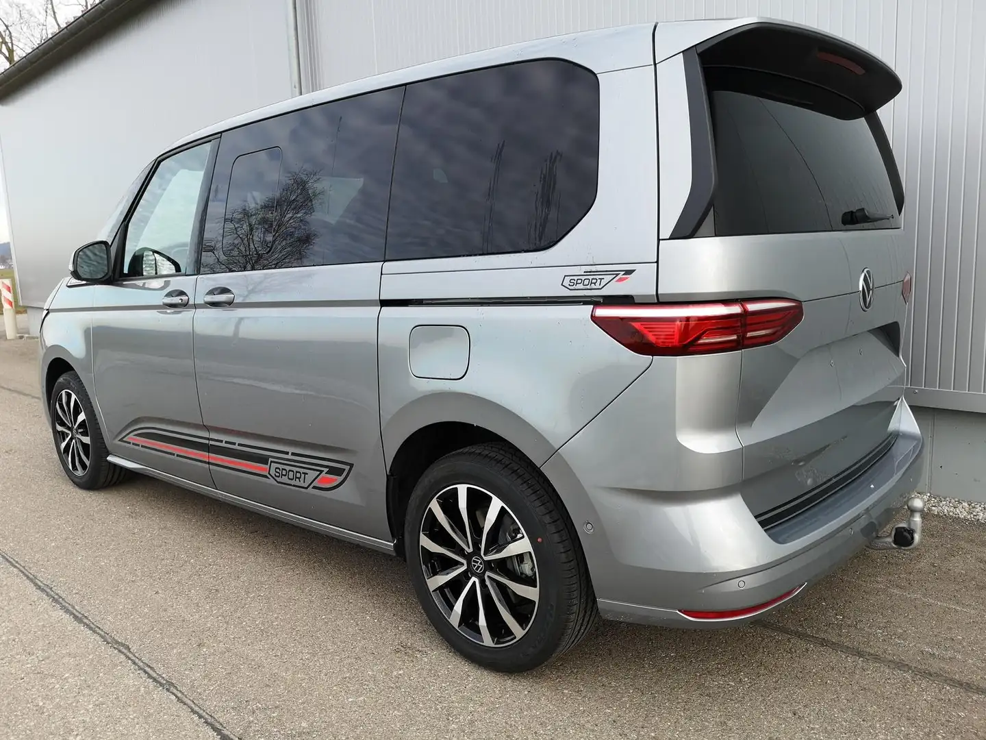 Volkswagen T7 Multivan 2,0TDI DSG Sport Edition Komfort KÜ 5 Sitzer Argent - 2