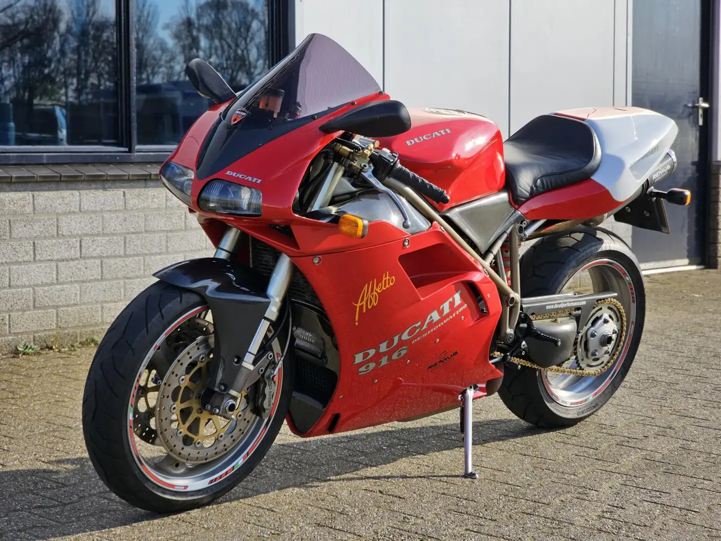 Ducati 916 Biposto | ÖHLINS | REMUS | CARBON Rouge - 2