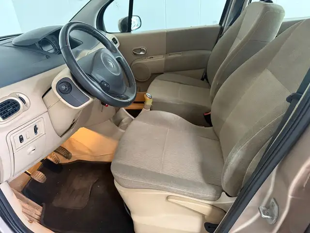 Renault Modus view 11