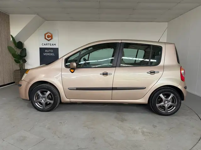 Renault Modus view 5