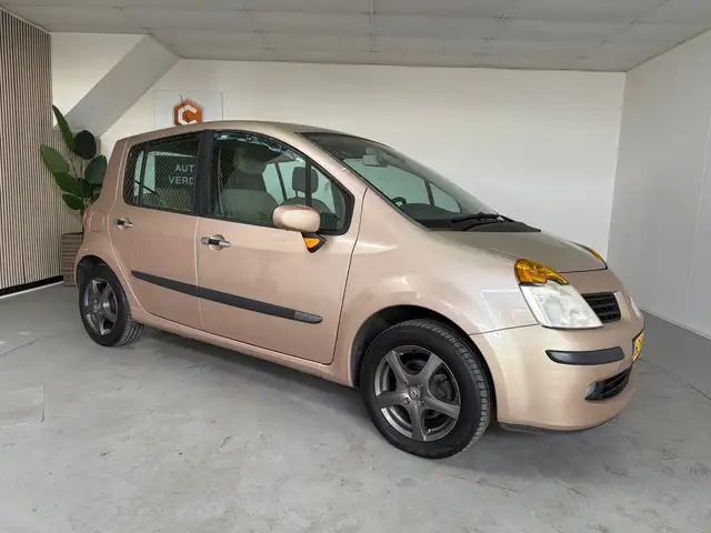 Renault Modus view 9