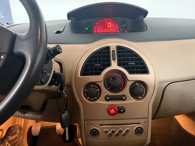 Renault Modus view 15