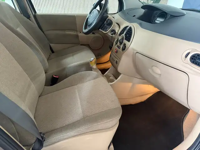 Renault Modus view 13