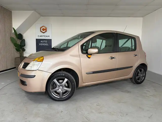 Renault Modus view 4