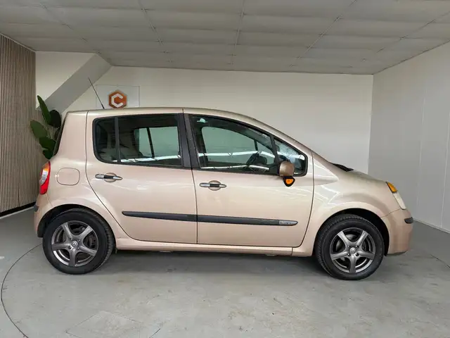 Renault Modus view 8