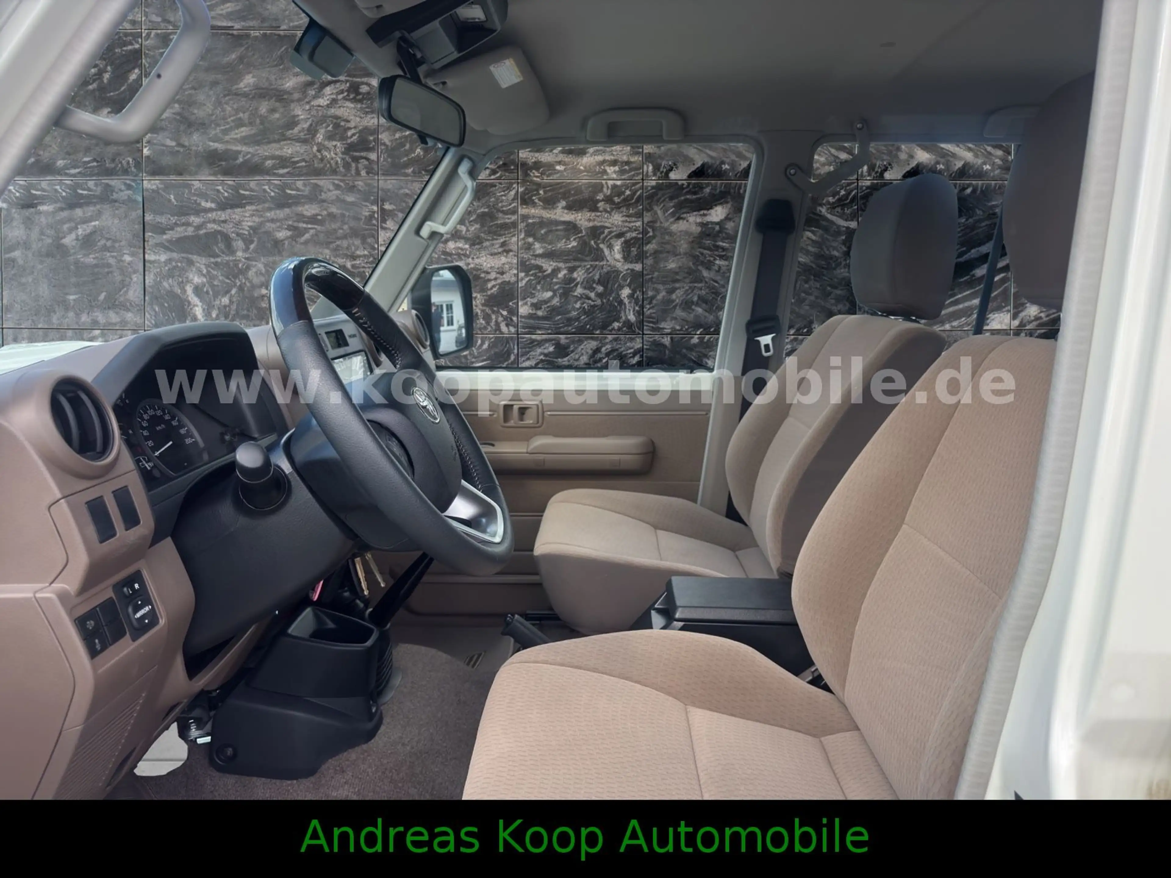Toyota Land Cruiser VDJ 76 LX Diflock 4,5d V8 SOFORT — photo 12
