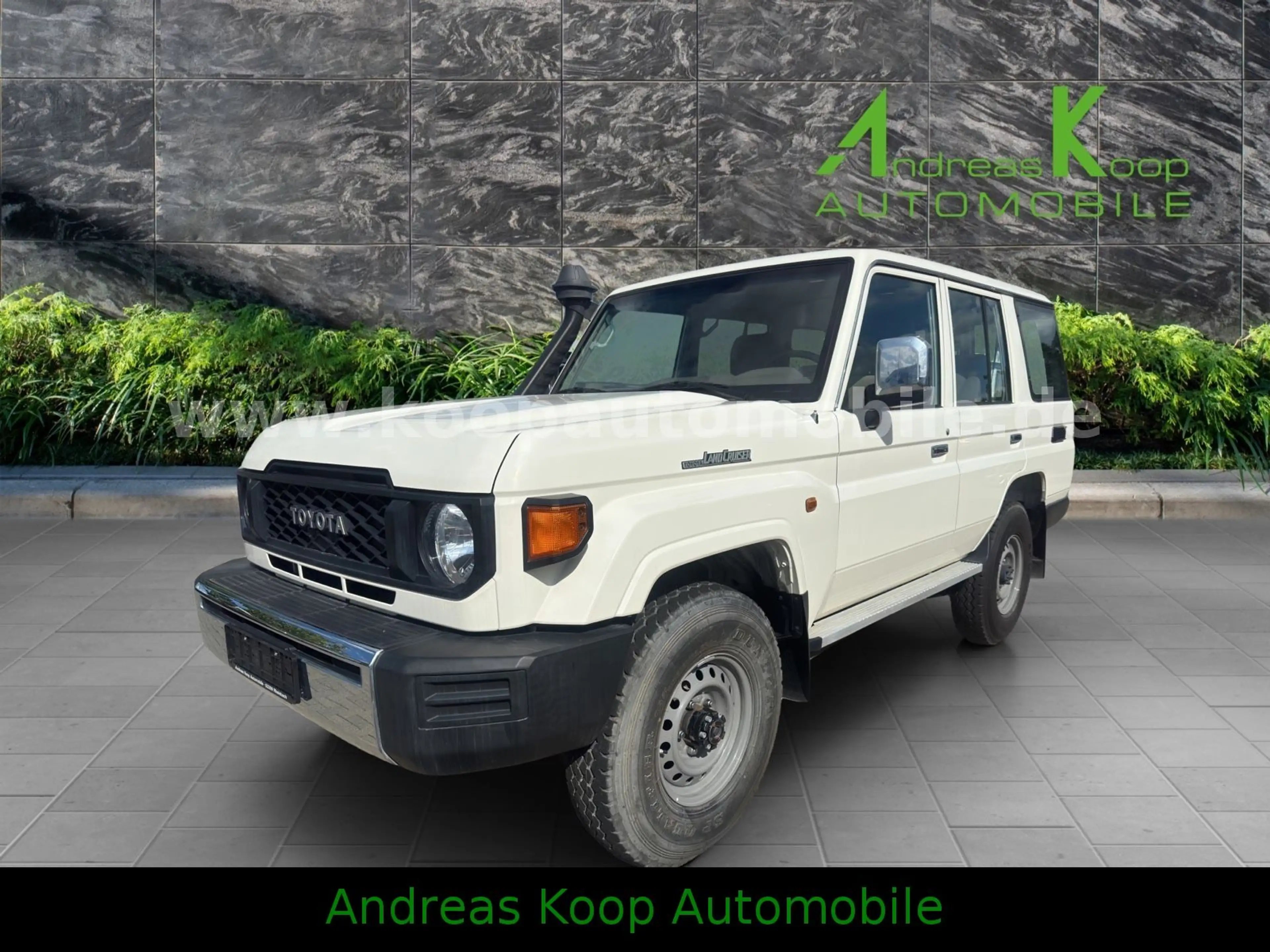 Toyota Land Cruiser VDJ 76 LX Diflock 4,5d V8 SOFORT