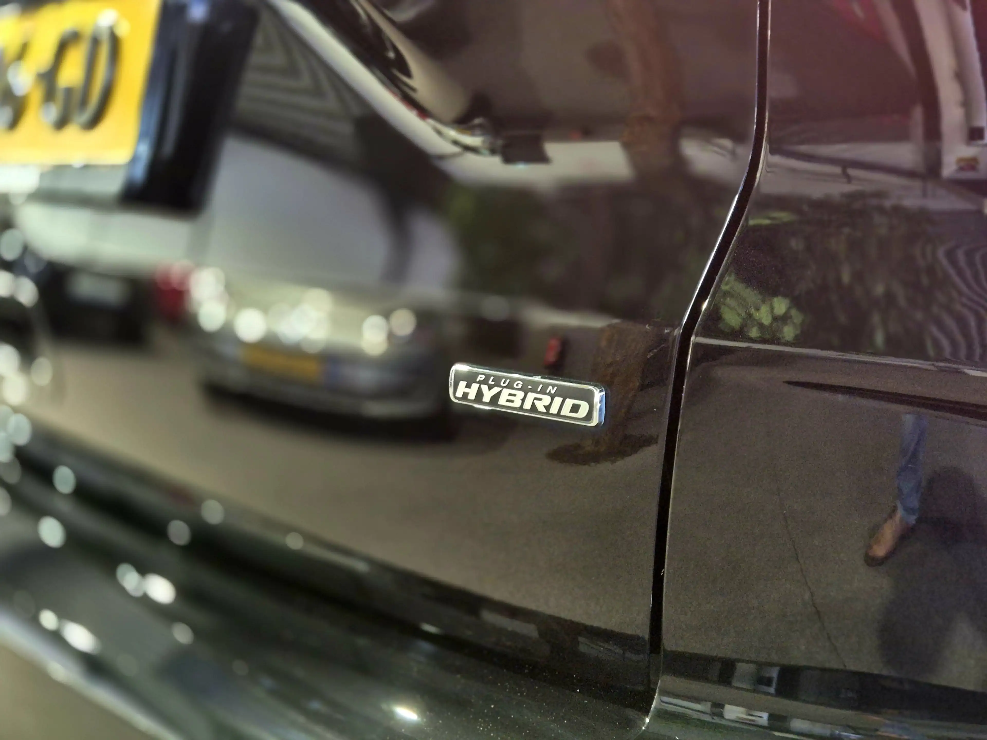 Ford Kuga 2.5 PHEV ST-Line Vignale Winterpack | Camera | Pan — photo 21