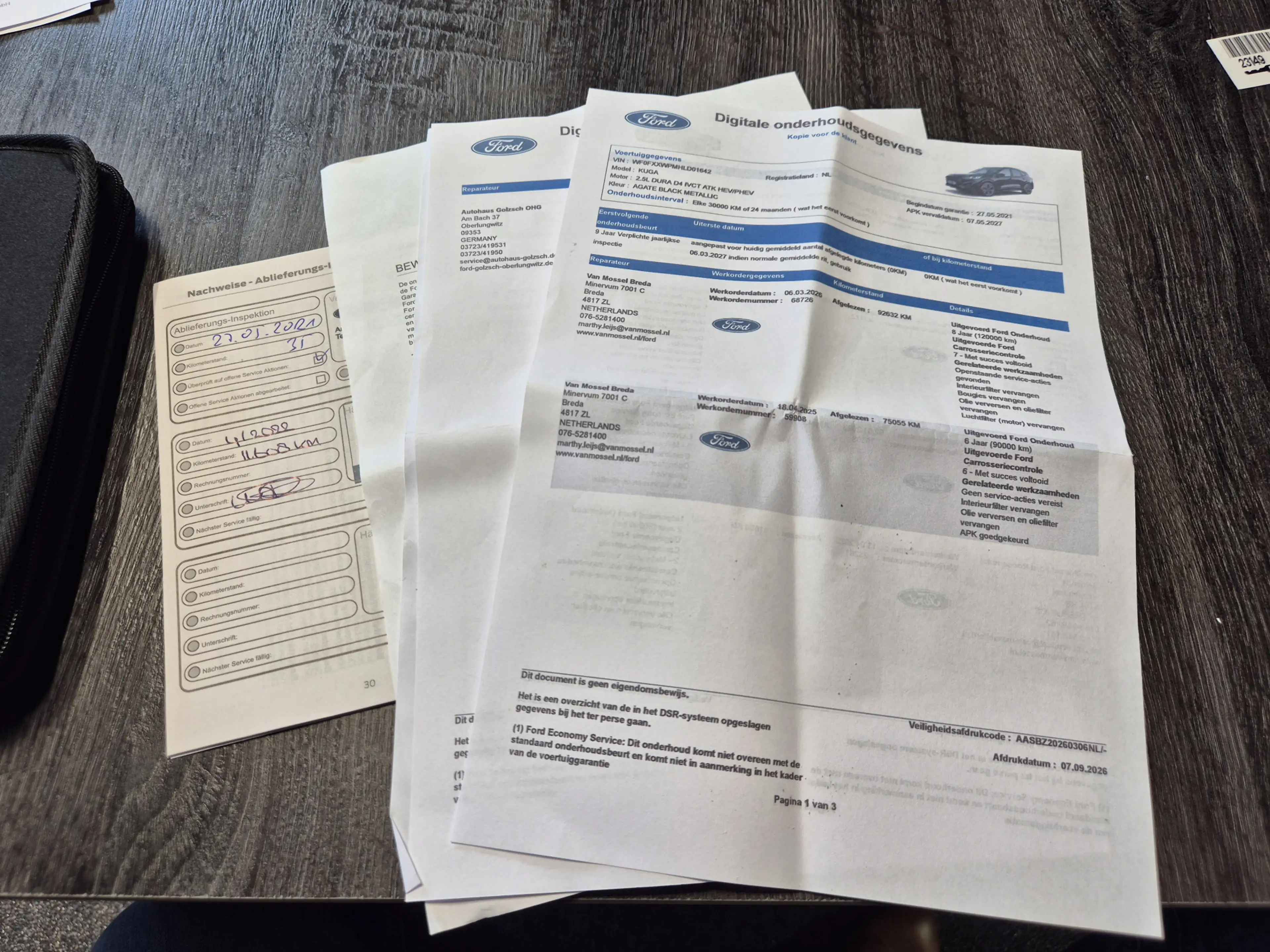 Ford Kuga 2.5 PHEV ST-Line Vignale Winterpack | Camera | Pan — photo 45