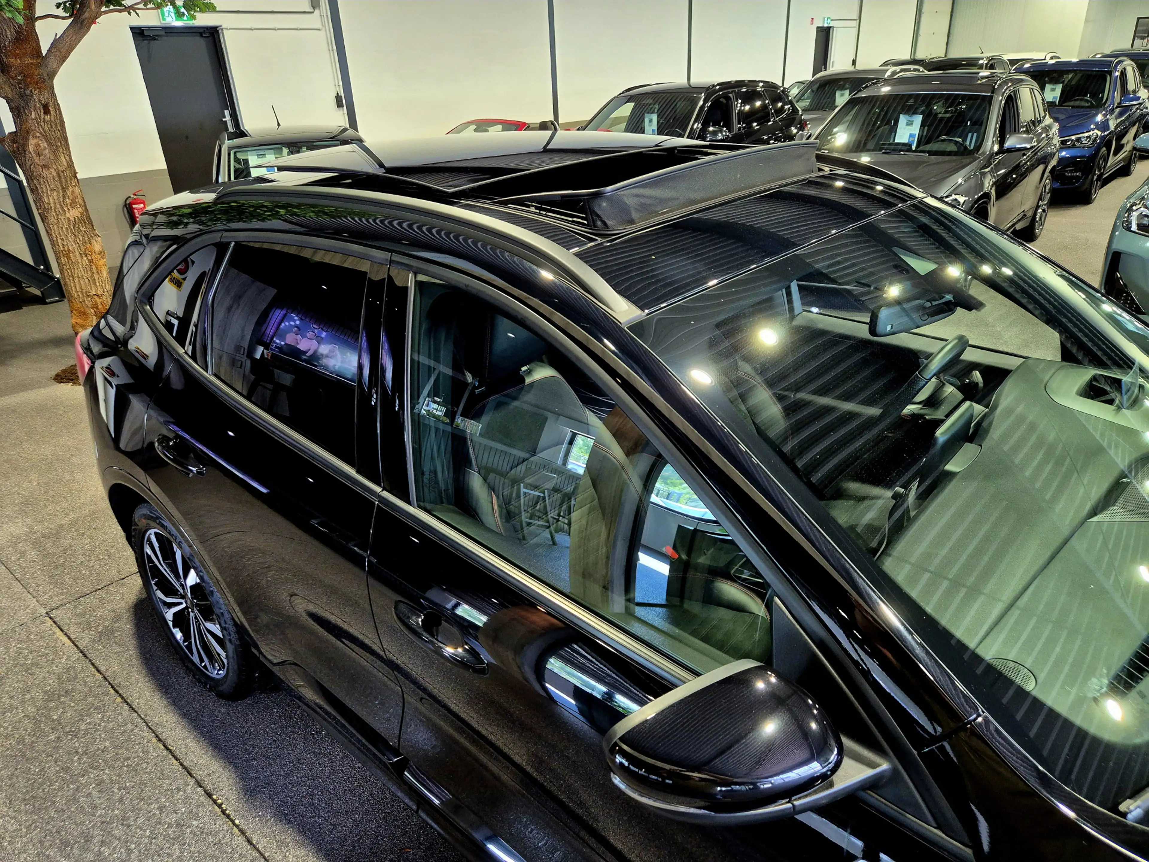 Ford Kuga 2.5 PHEV ST-Line Vignale Winterpack | Camera | Pan — photo 8