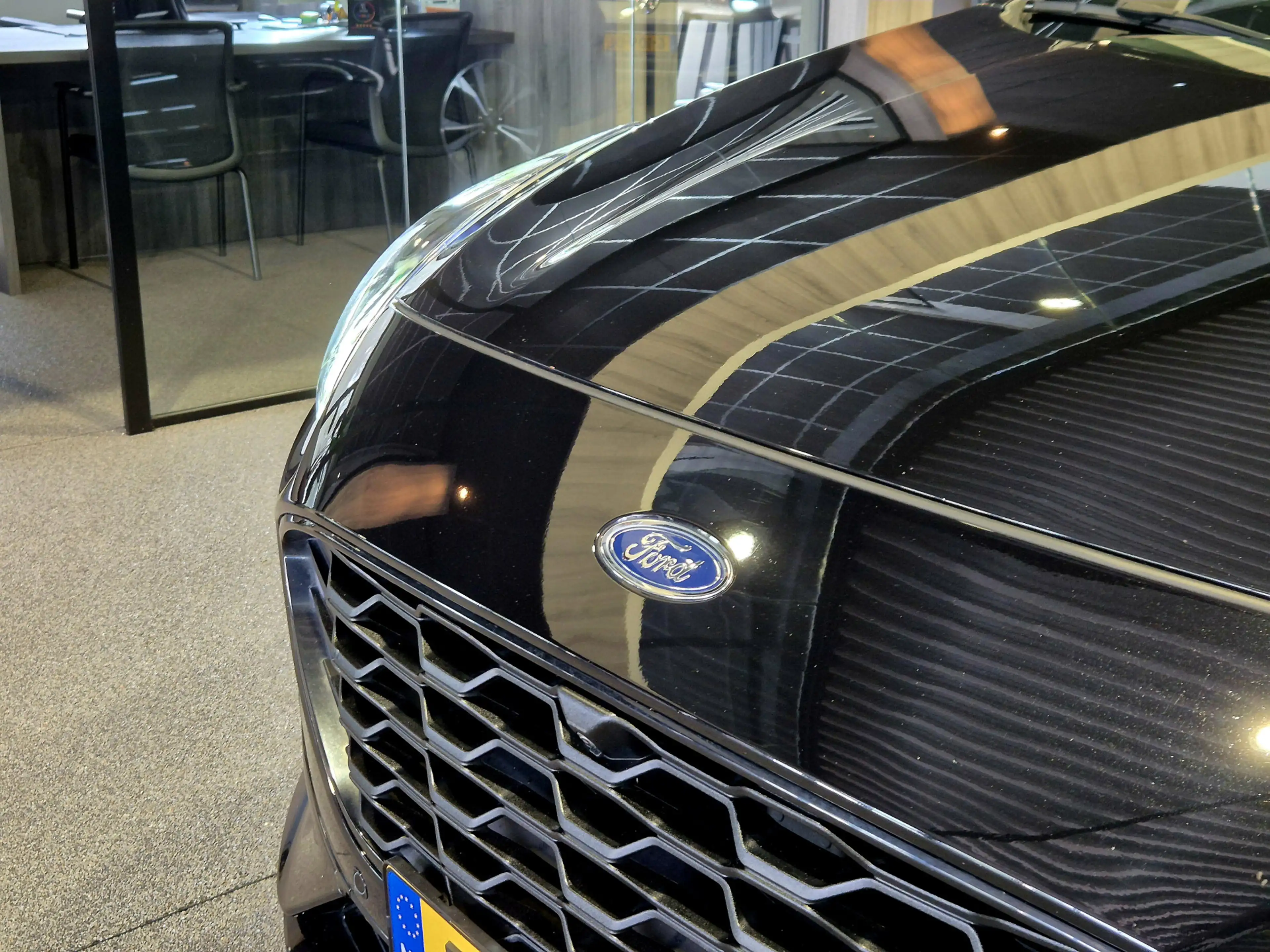 Ford Kuga 2.5 PHEV ST-Line Vignale Winterpack | Camera | Pan — photo 22