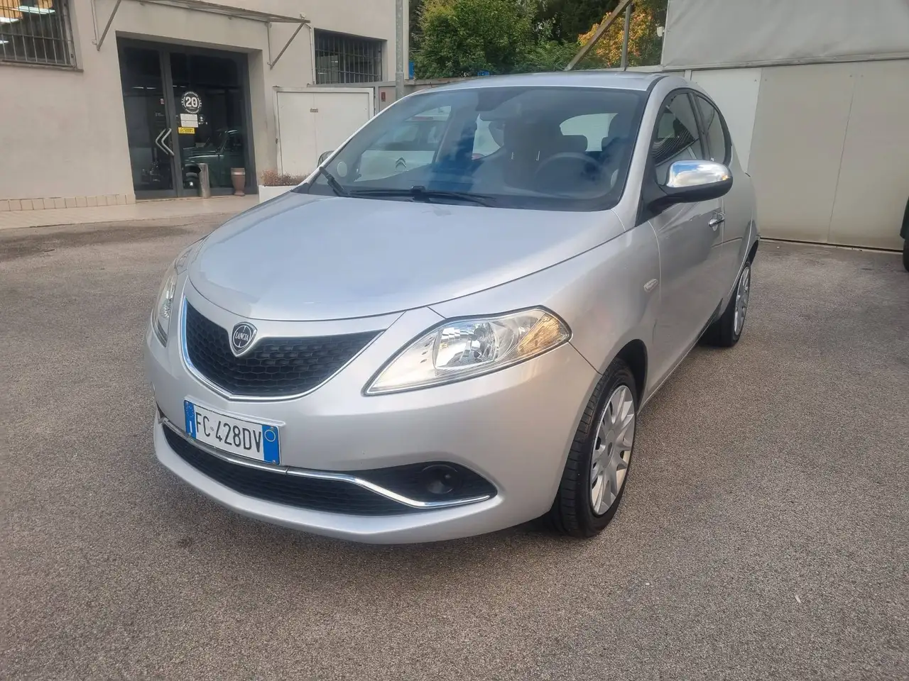 Lancia Ypsilon