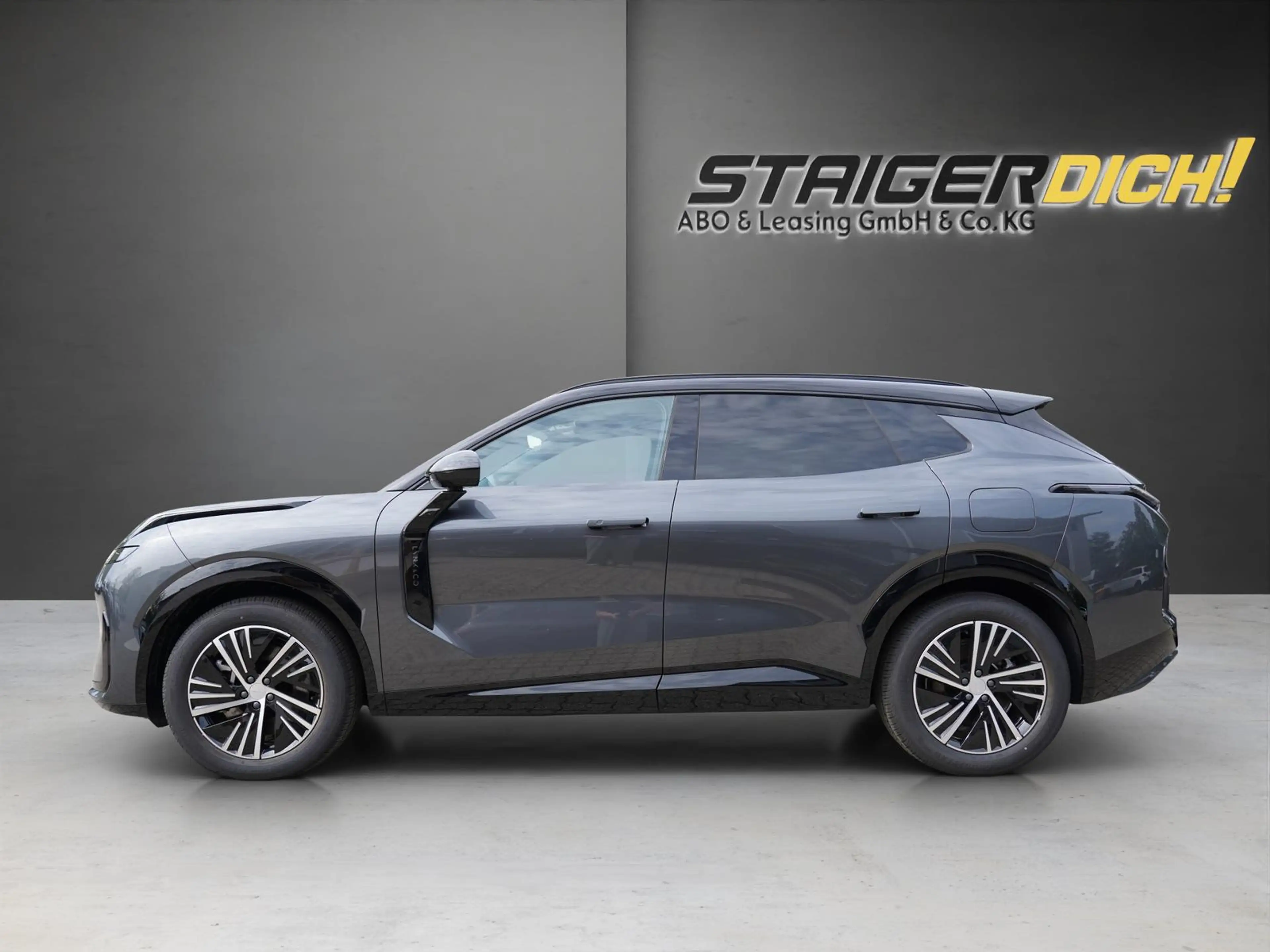 Lynk & Co 08 +ACC+PANO+LED+Plugin Hybrid — photo 3