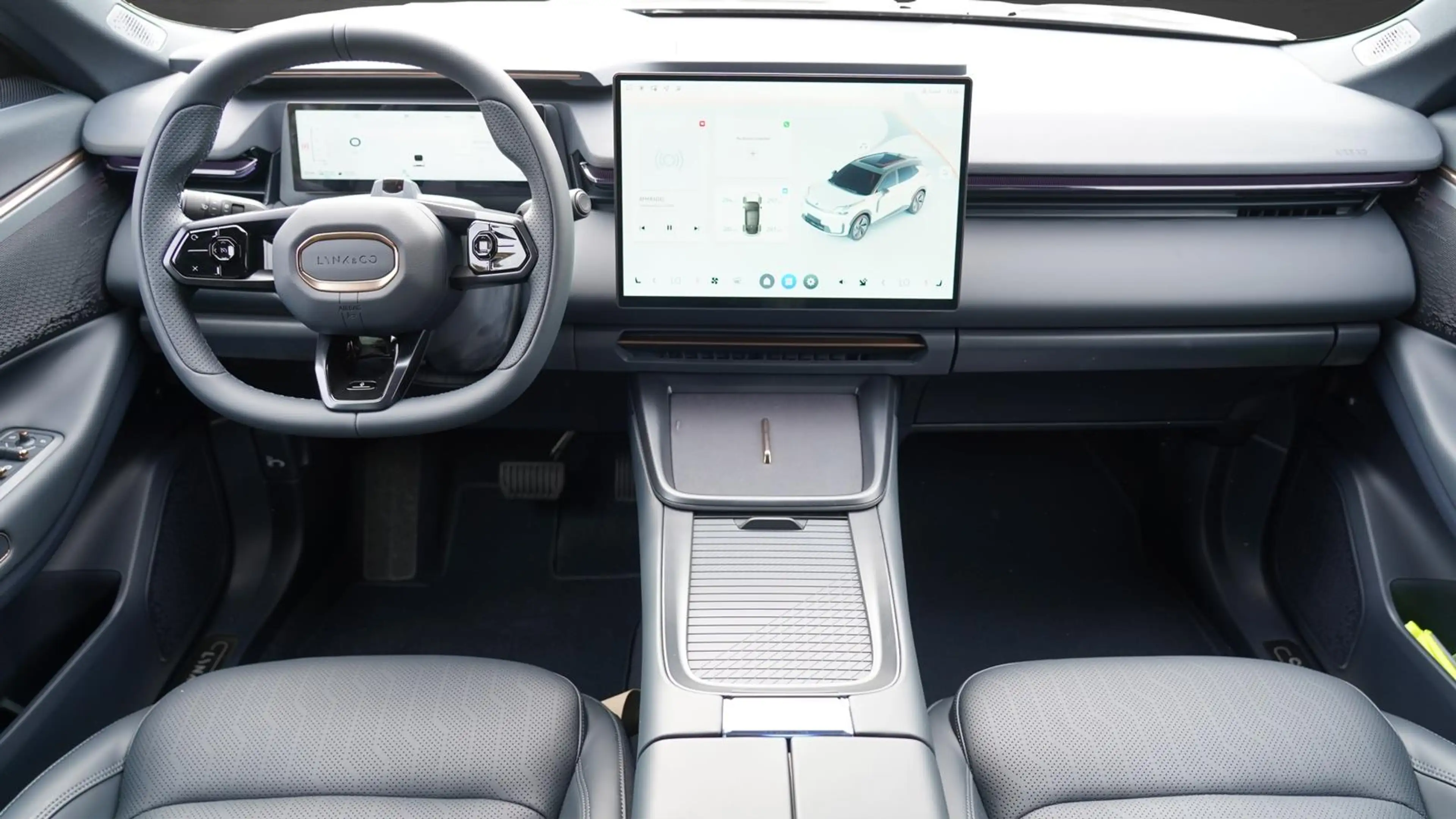 Lynk & Co 08 +ACC+PANO+LED+Plugin Hybrid — photo 7
